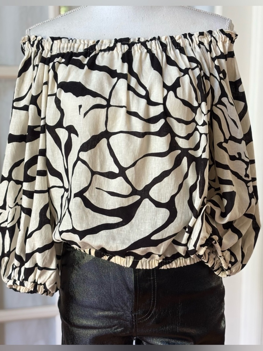 Rachel Zoe Off Shoulder Abstract Print Blouse Black White Peasant Top S